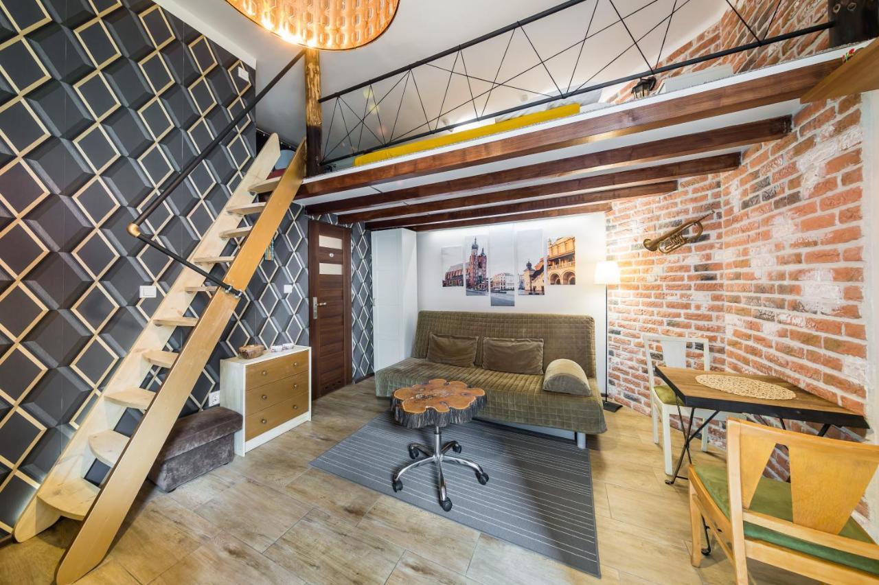 Studio Z Ogrodem Przy Starej Zajezdni Krakau Exterior foto
