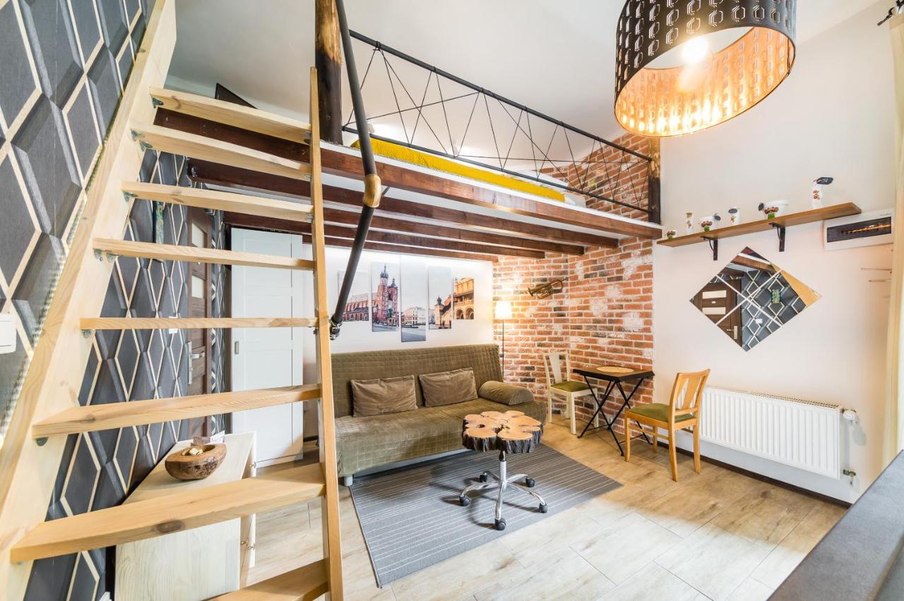Studio Z Ogrodem Przy Starej Zajezdni Krakau Exterior foto