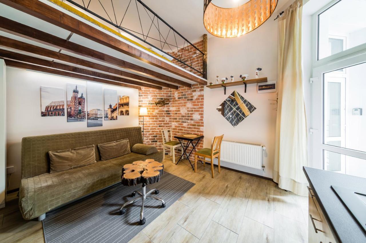 Studio Z Ogrodem Przy Starej Zajezdni Krakau Exterior foto