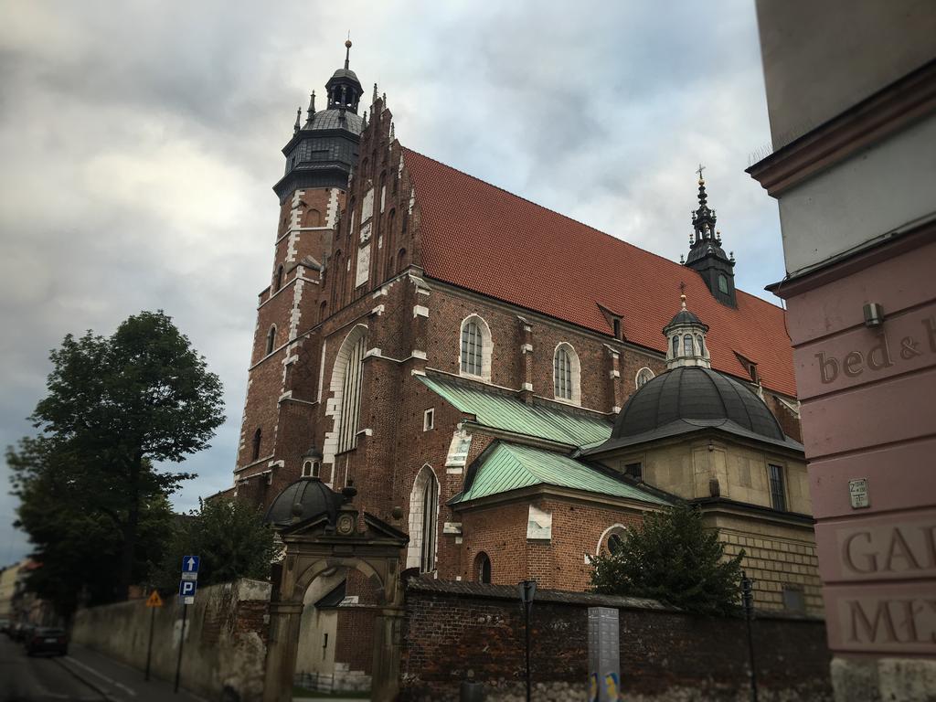 Studio Z Ogrodem Przy Starej Zajezdni Krakau Exterior foto