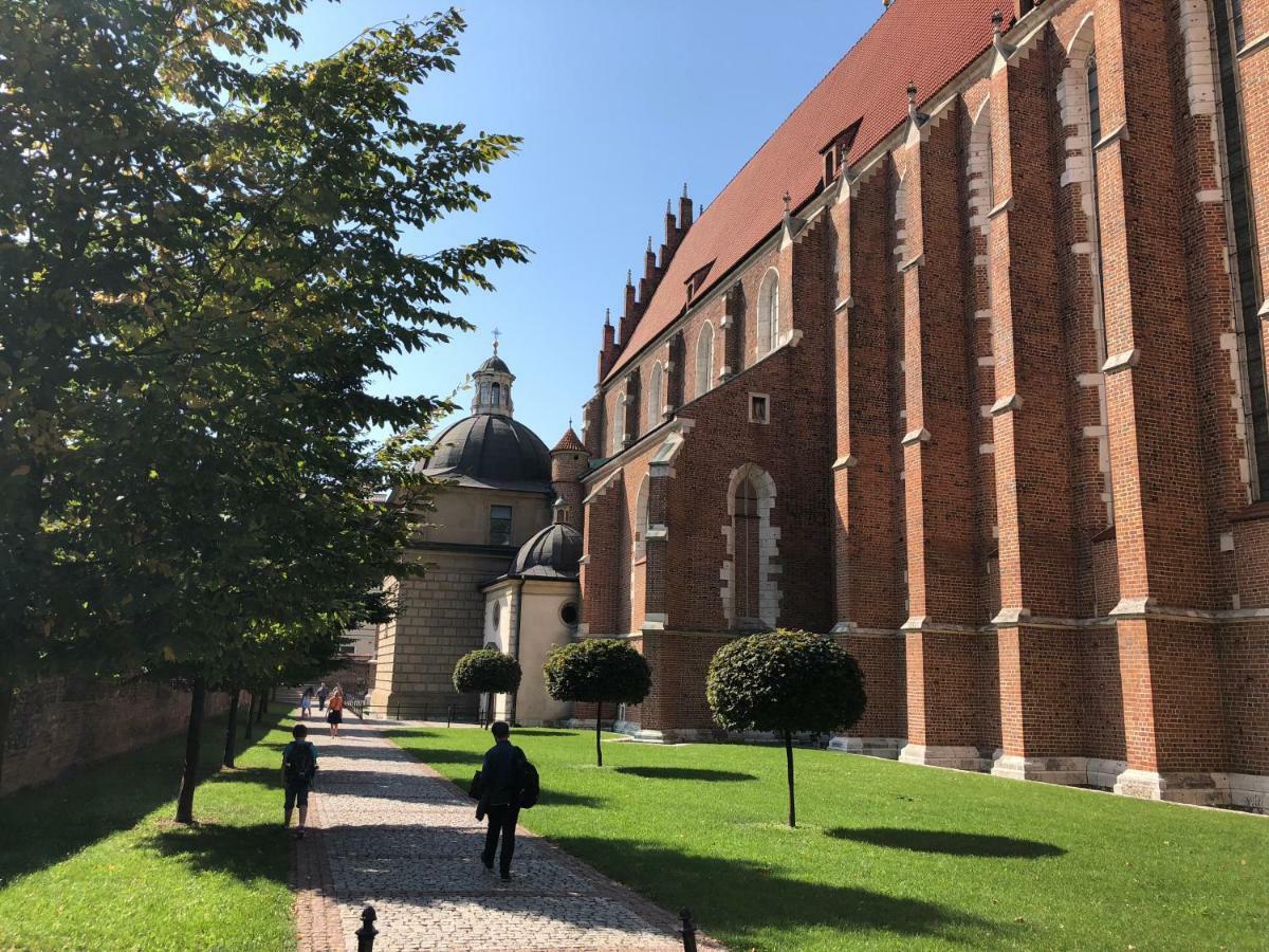 Studio Z Ogrodem Przy Starej Zajezdni Krakau Exterior foto